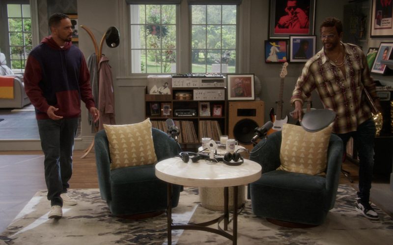 Nike Sneakers in Poppa's House S01E08 “Wig” (2024) (Image 1)