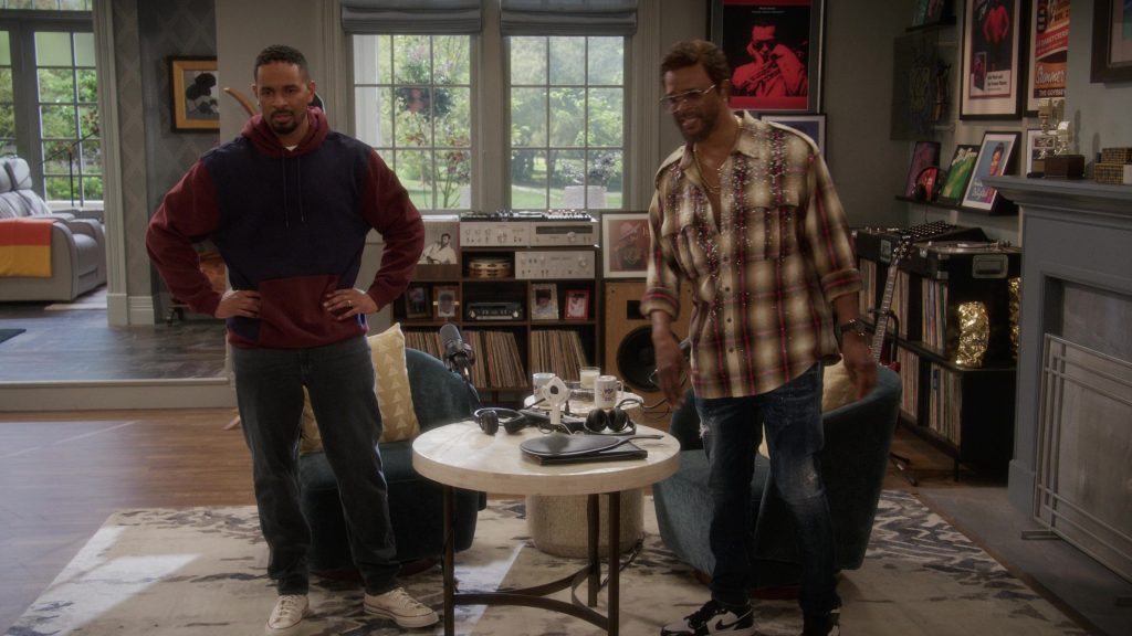 Nike Sneakers in Poppa's House S01E08 “Wig” (2024) (Image 15)