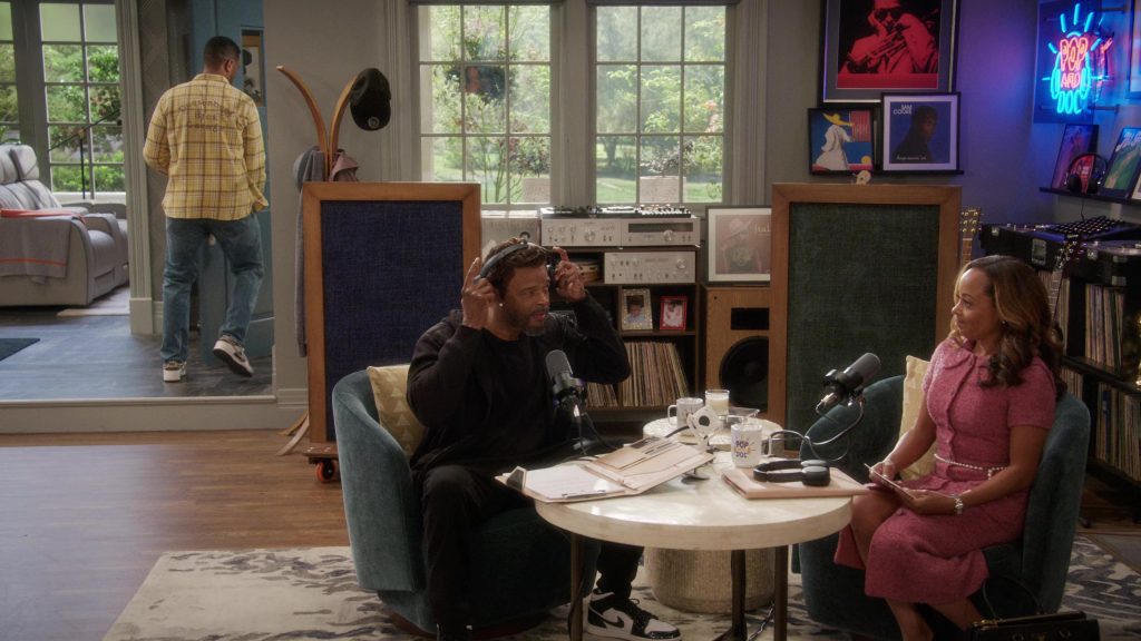 Nike Sneakers in Poppa's House S01E08 “Wig” (2024) (Image 4)