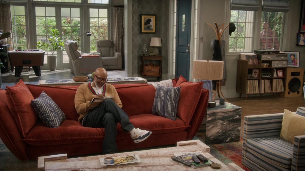 Nike Sneakers in Poppa's House S01E11 “Dirty Laundry” (2025) (Image 7)