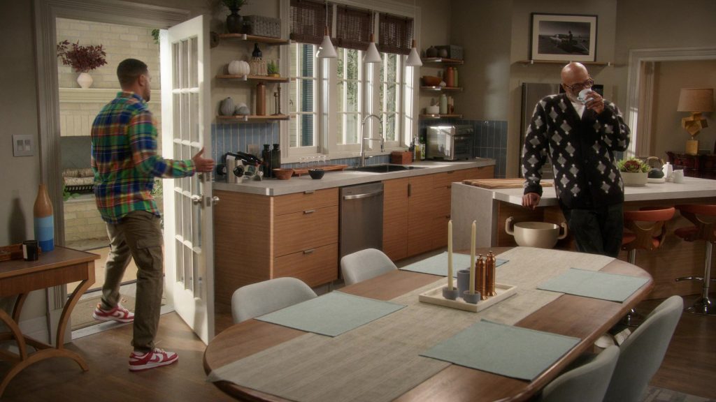 Nike Sneakers in Poppas House S01E18 “Magic Shine Again” (2025) (Image 1)