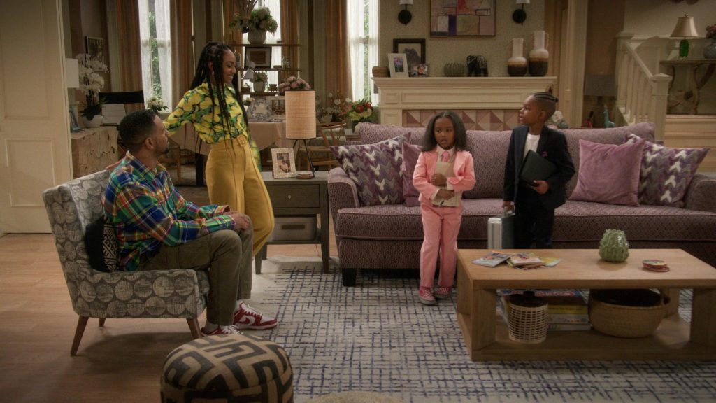 Nike Sneakers in Poppas House S01E18 “Magic Shine Again” (2025) (Image 4)