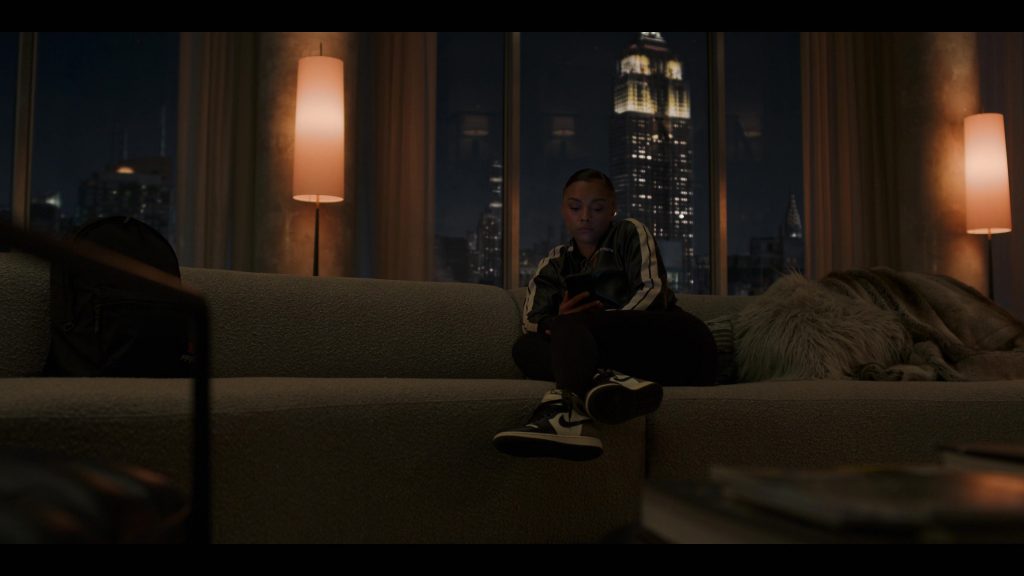 Nike Sneakers in Power Book II – Ghost S04E07 (2024) (Image 10)