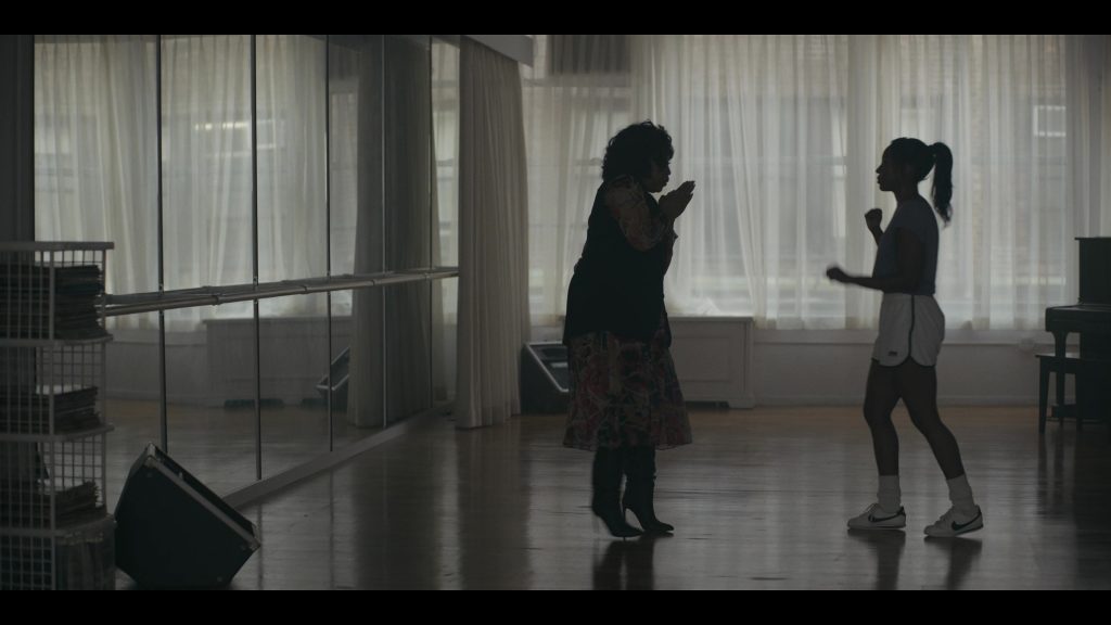 Nike Sneakers in Power Book III - Raising Kanan S03E05 “Brothers and Keepers” (2023) (Image 11)
