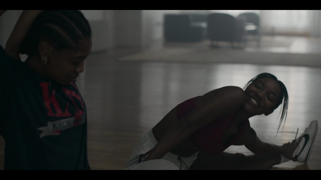 Nike Sneakers in Power Book III - Raising Kanan S03E05 “Brothers and Keepers” (2023) (Image 2)
