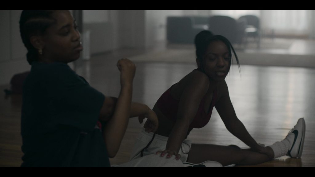 Nike Sneakers in Power Book III - Raising Kanan S03E05 “Brothers and Keepers” (2023) (Image 4)