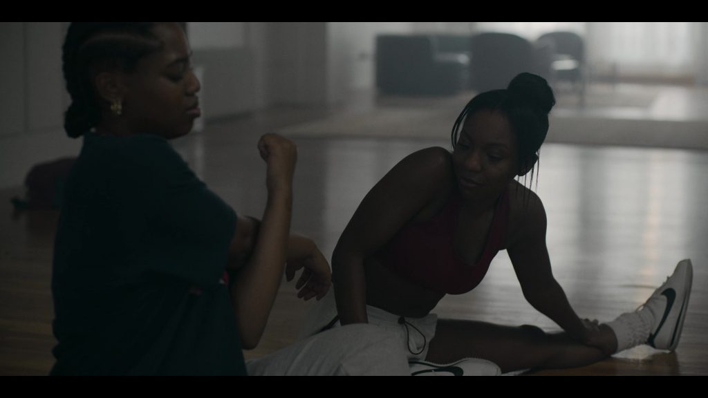 Nike Sneakers in Power Book III - Raising Kanan S03E05 “Brothers and Keepers” (2023) (Image 5)