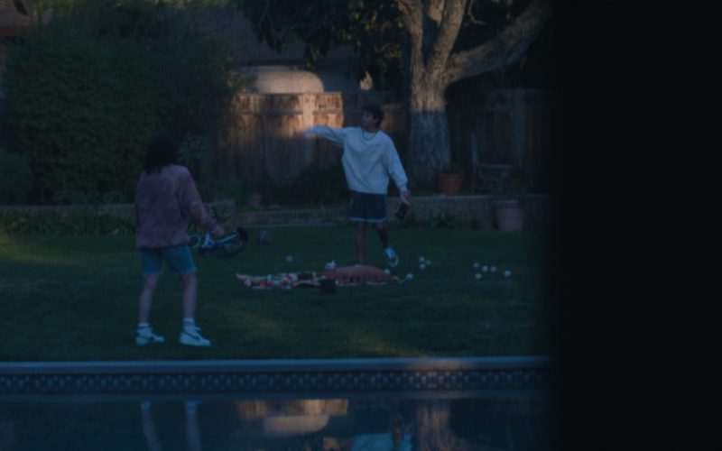 Nike Sneakers in Presumed Innocent S01E02 “People vs. Rozat Sabich” (2024) (Image 1)
