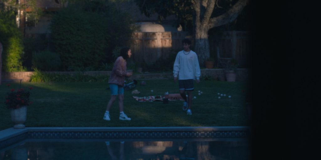 Nike Sneakers in Presumed Innocent S01E02 “People vs. Rozat Sabich” (2024) (Image 5)