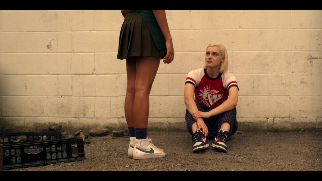 Nike Sneakers in Pretty Little Liars - Original Sin S02E03 “Sweet Sixteen” (2024) (Image 13)