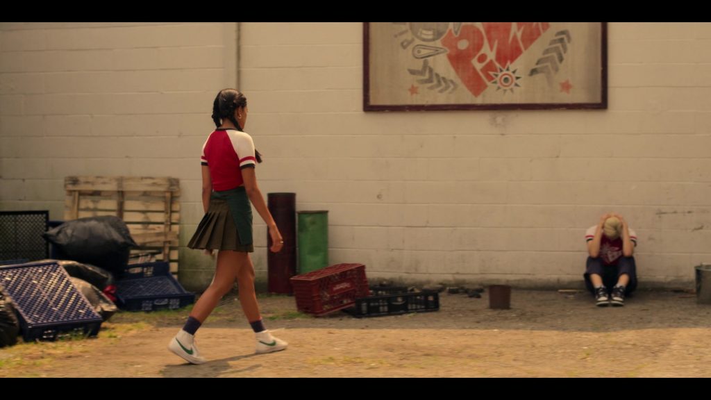 Nike Sneakers in Pretty Little Liars - Original Sin S02E03 “Sweet Sixteen” (2024) (Image 21)