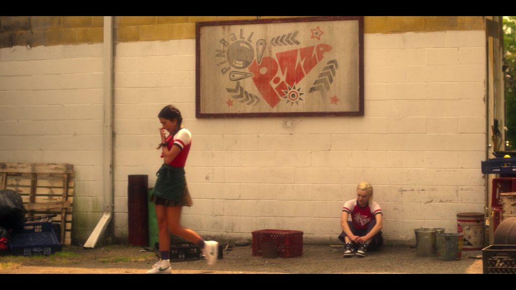 Nike Sneakers in Pretty Little Liars - Original Sin S02E03 “Sweet Sixteen” (2024) (Image 7)