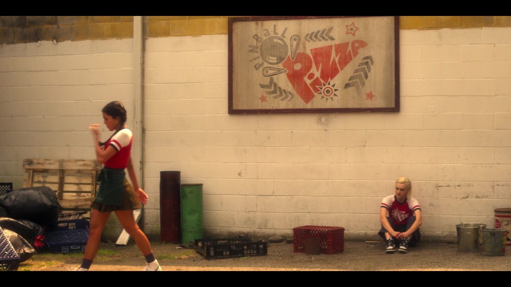 Nike Sneakers in Pretty Little Liars - Original Sin S02E03 “Sweet Sixteen” (2024) (Image 8)