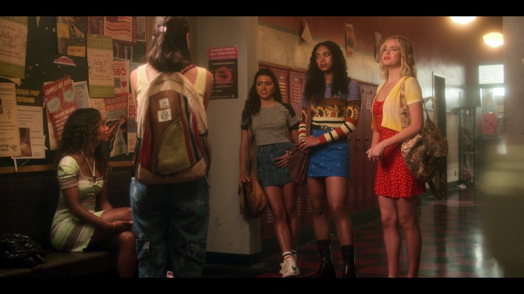 Nike Sneakers in Pretty Little Liars - Original Sin S02E05 “Chapter Fifteen - Friday the 13th” (2024) (Image 11)