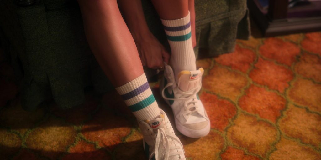 Nike Sneakers in Pretty Little Liars - Original Sin S02E06 “Chapter Sixteen - Hell House” (2024) (Image 10)