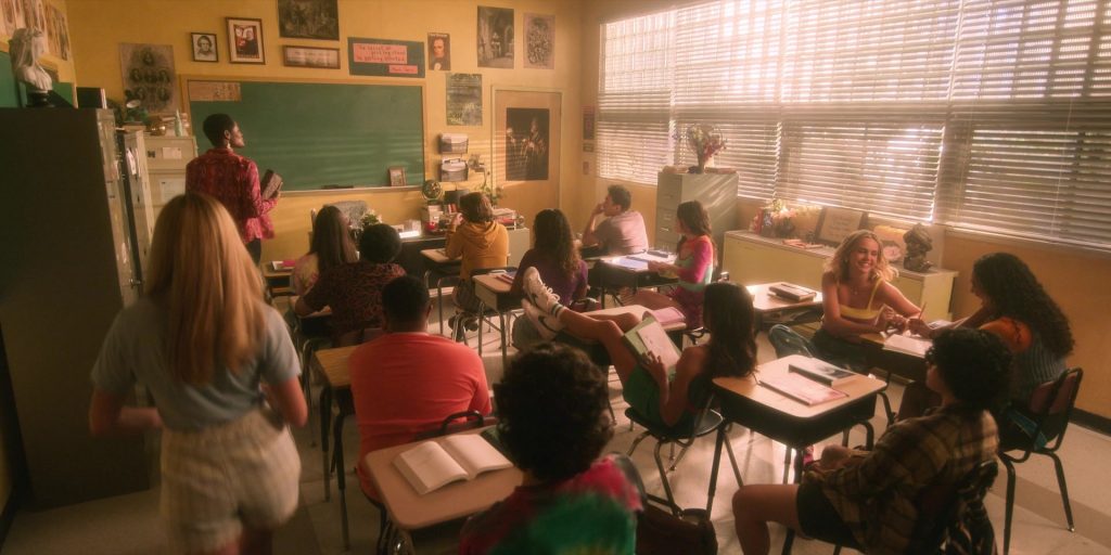Nike Sneakers in Pretty Little Liars - Original Sin S02E06 “Chapter Sixteen - Hell House” (2024) (Image 6)