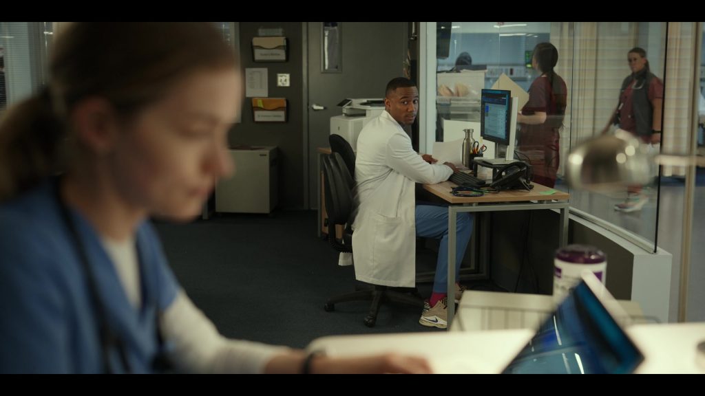Nike Sneakers in Pulse S01E07 “Choices” (2025) (Image 4)