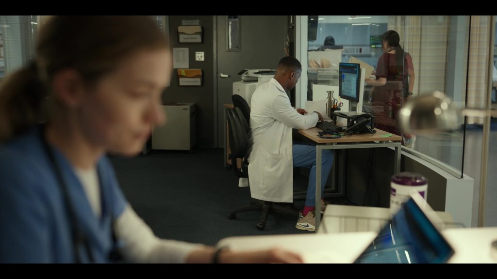 Nike Sneakers in Pulse S01E07 “Choices” (2025) (Image 5)