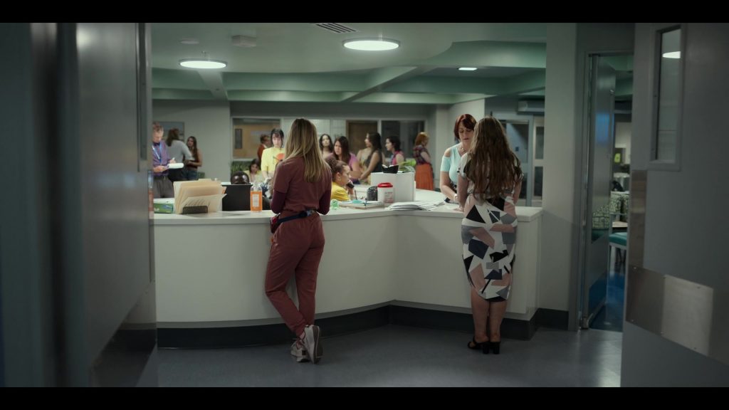 Nike Sneakers in Pulse S01E07 “Choices” (2025) (Image 6)