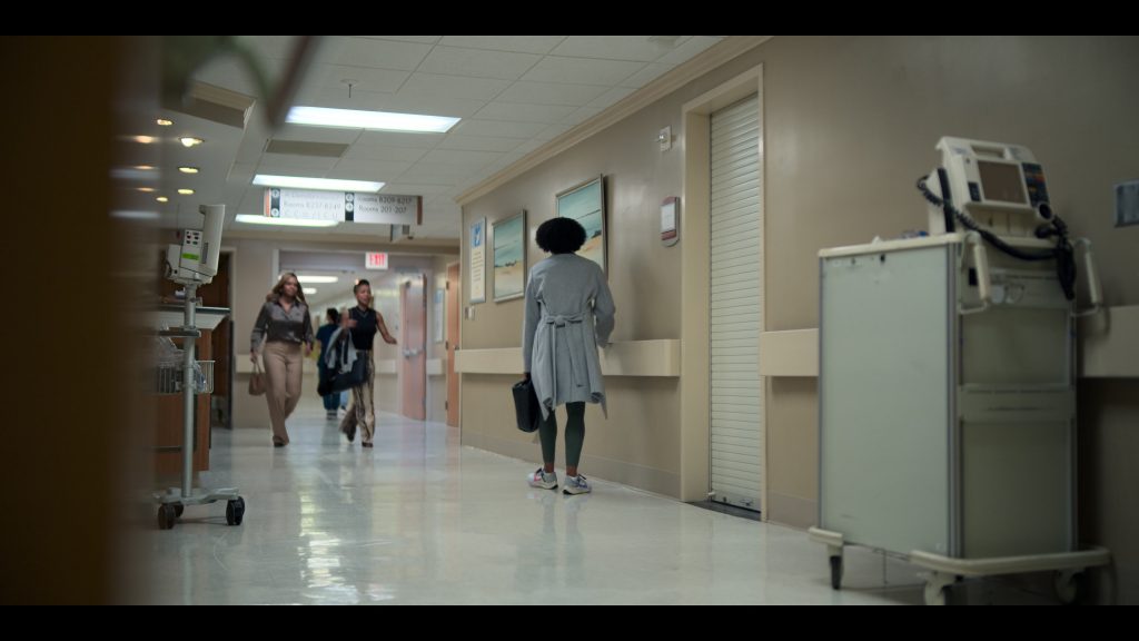 Nike Sneakers in Reasonable Doubt S02E01 (2024) (Image 14)