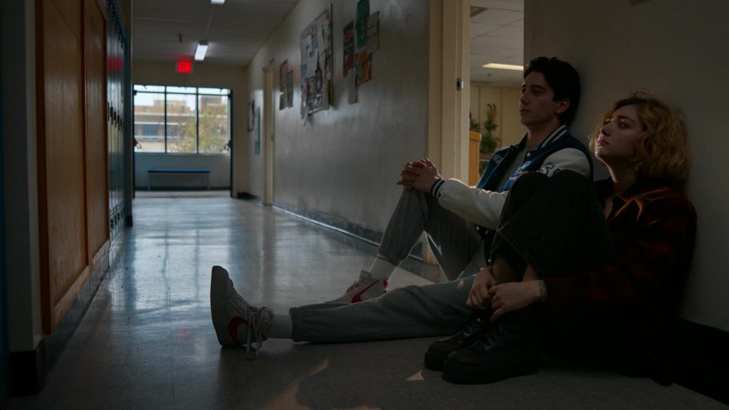 Nike Sneakers in School Spirits S01E08 “Madison's Body” (2023) (Image 2)