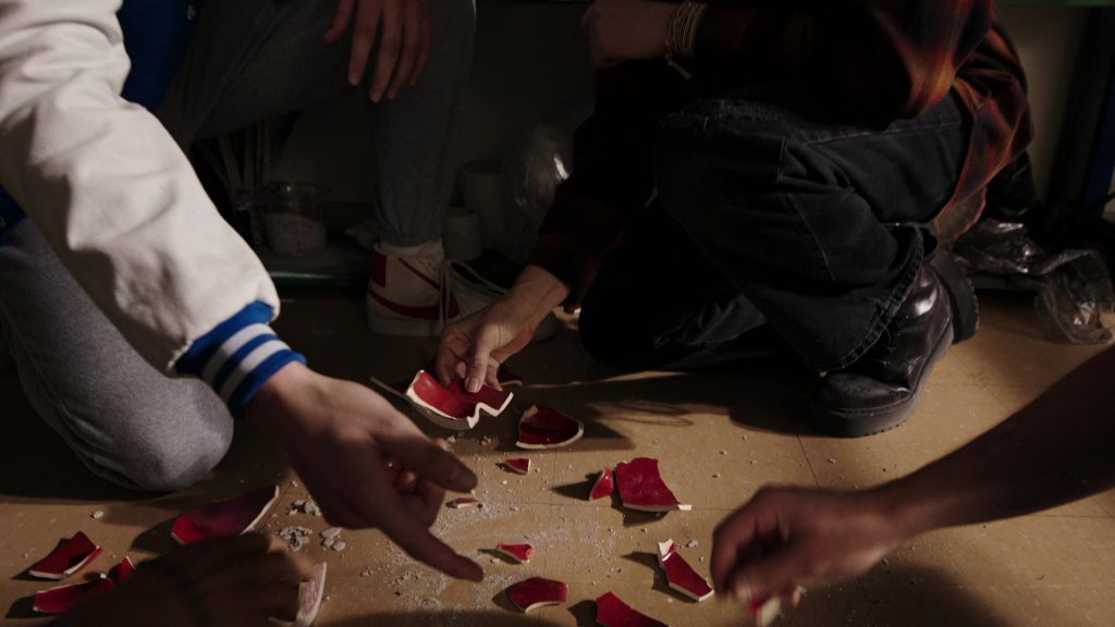 Nike Sneakers in School Spirits S02E02 “Field of Screams” (2025) (Image 1)