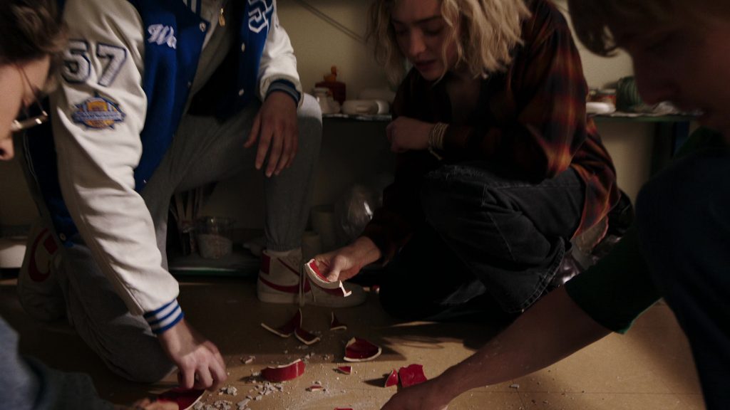 Nike Sneakers in School Spirits S02E02 “Field of Screams” (2025) (Image 13)