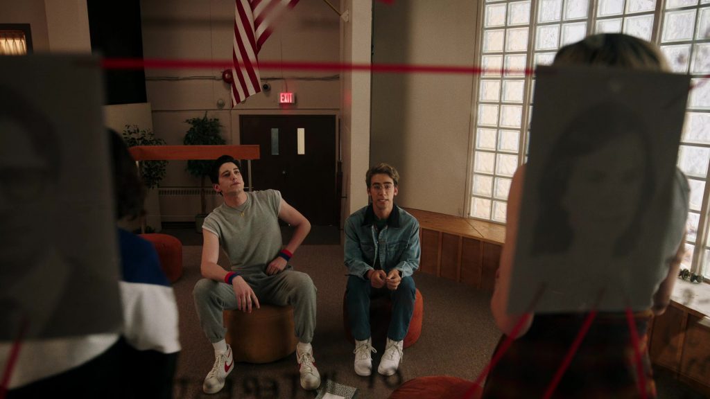 Nike Sneakers in School Spirits S02E03 “Can't Hauntly Wait” (2025) (Image 10)
