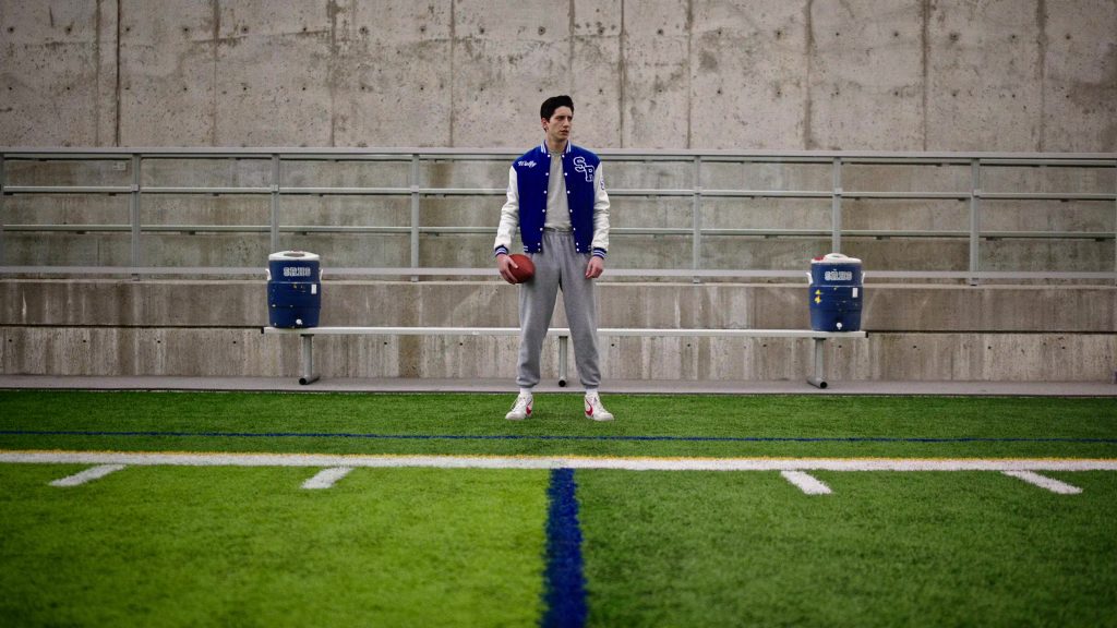 Nike Sneakers in School Spirits S02E04 (2025) (Image 12)