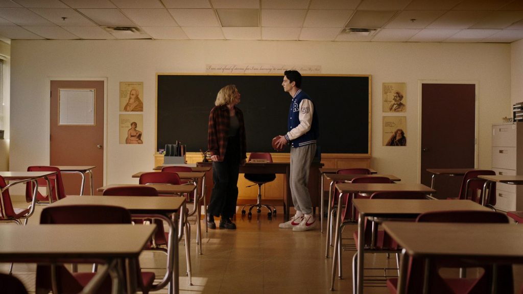 Nike Sneakers in School Spirits S02E04 (2025) (Image 14)