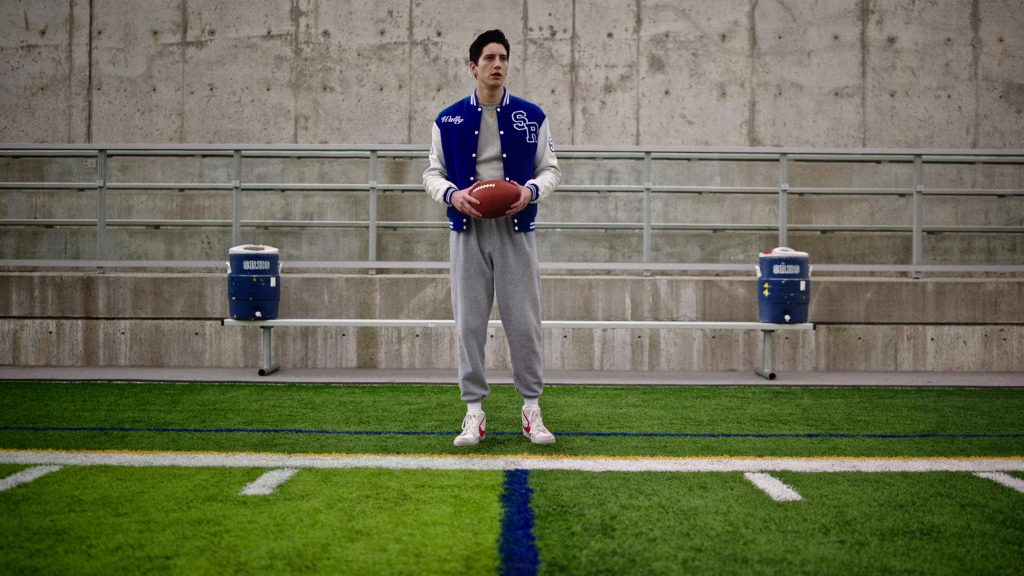 Nike Sneakers in School Spirits S02E04 (2025) (Image 23)