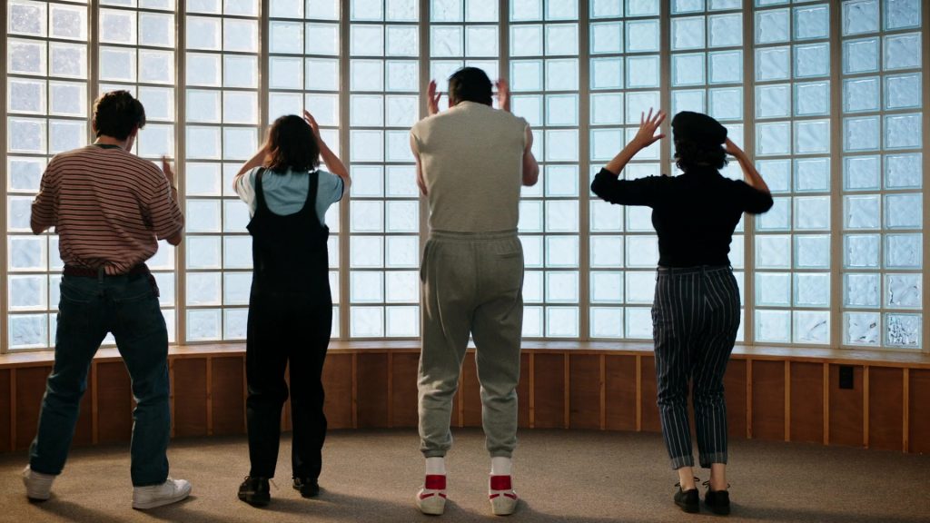 Nike Sneakers in School Spirits S02E06 “Ghost Pointe Blank” (2025) (Image 10)