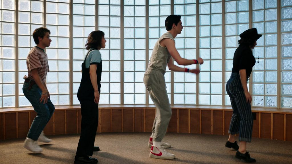 Nike Sneakers in School Spirits S02E06 “Ghost Pointe Blank” (2025) (Image 2)