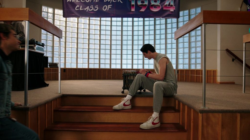 Nike Sneakers in School Spirits S02E06 “Ghost Pointe Blank” (2025) (Image 21)