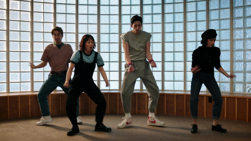 Nike Sneakers in School Spirits S02E06 “Ghost Pointe Blank” (2025) (Image 6)