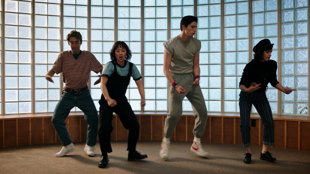 Nike Sneakers in School Spirits S02E06 “Ghost Pointe Blank” (2025) (Image 7)