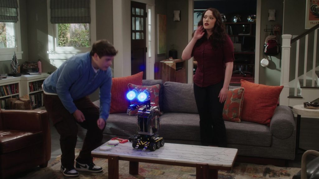 Nike Sneakers in Shifting Gears S01E04 “Grief” (2025) (Image 12)