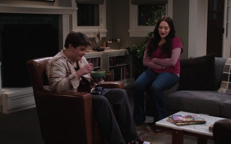 Nike Sneakers in Shifting Gears S01E06 “Valentine's” (2025) (Image 1)