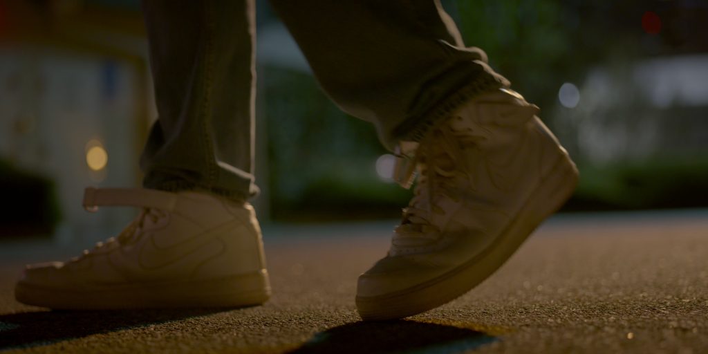 Nike Sneakers in Shrinking S02E05 “Honesty Era” (2024) (Image 2)