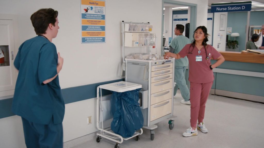 Nike Sneakers in St. Denis Medical S01E01 “Welcome to St. Denis” (2024) (Image 10)