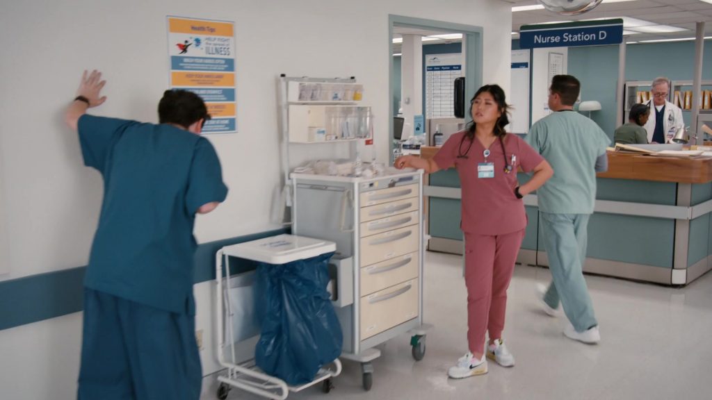 Nike Sneakers in St. Denis Medical S01E01 “Welcome to St. Denis” (2024) (Image 2)