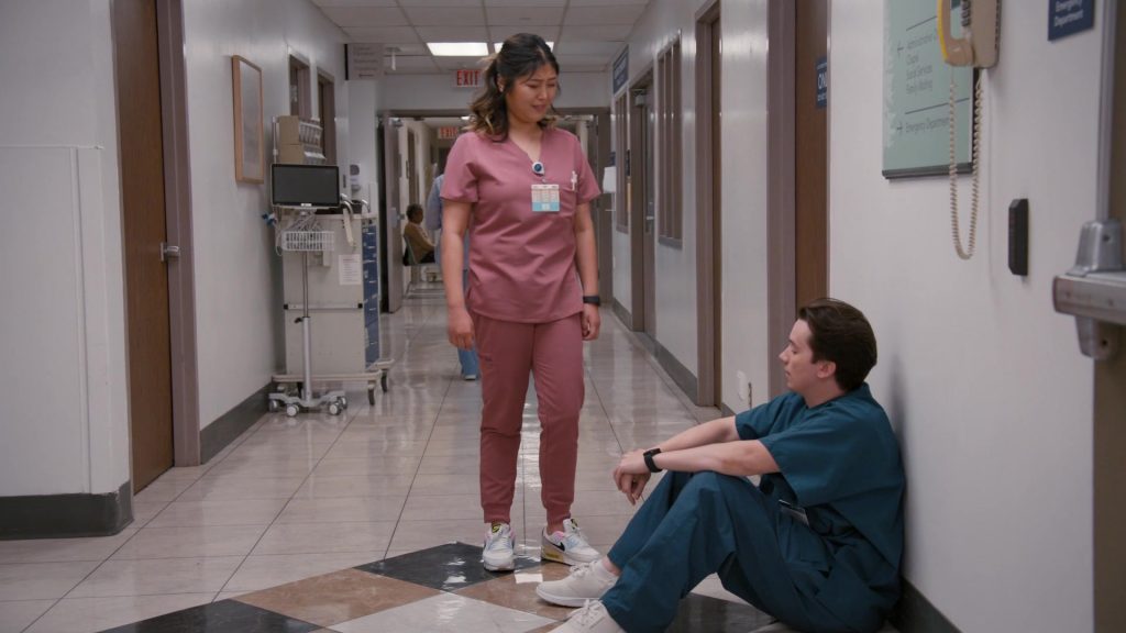 Nike Sneakers in St. Denis Medical S01E01 “Welcome to St. Denis” (2024) (Image 5)