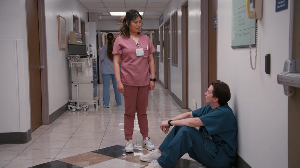 Nike Sneakers in St. Denis Medical S01E01 “Welcome to St. Denis” (2024) (Image 6)