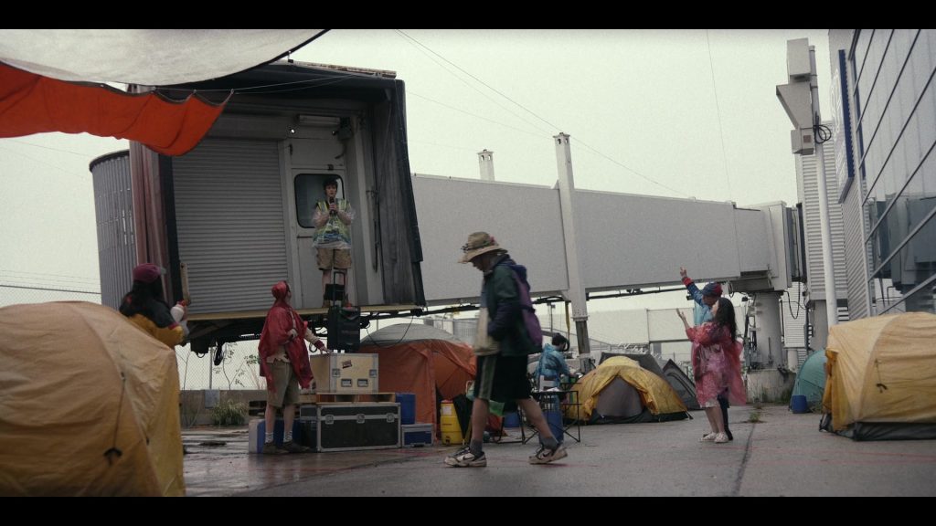 Nike Sneakers in Station Eleven S01E08 “Who's There” (2022) (Image 1)