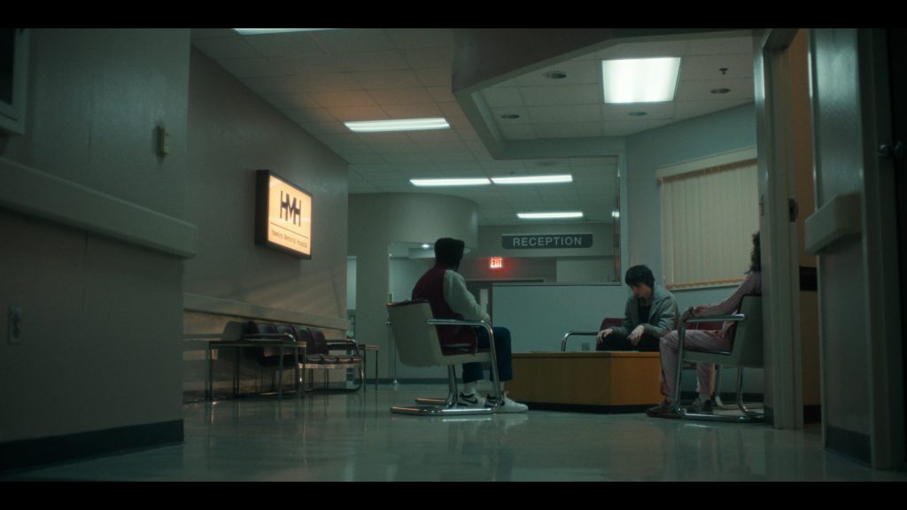 Nike Sneakers in Stranger Things S05E02 “Chapter Two – The Vanishing of” (2025) (Image 15)