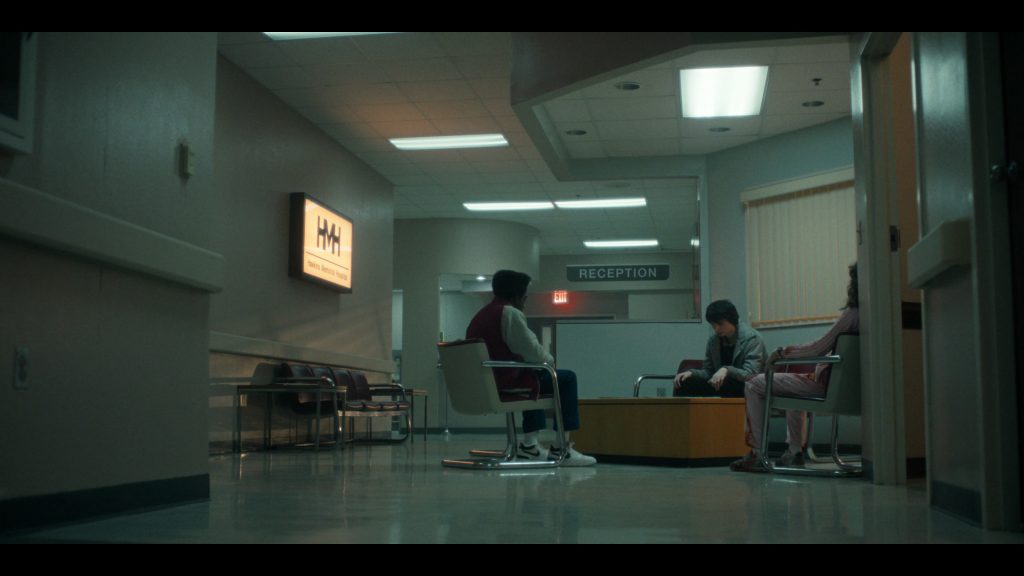 Nike Sneakers in Stranger Things S05E02 “Chapter Two – The Vanishing of” (2025) (Image 16)