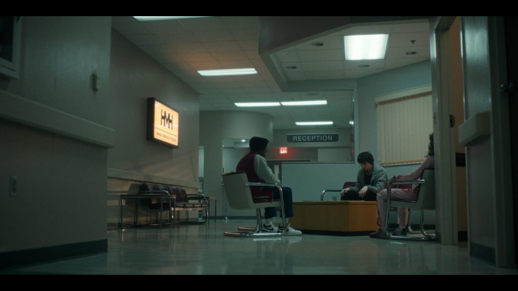 Nike Sneakers in Stranger Things S05E02 “Chapter Two – The Vanishing of” (2025) (Image 17)