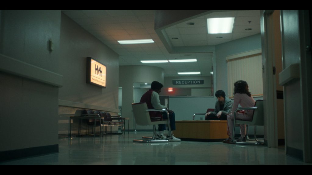 Nike Sneakers in Stranger Things S05E02 “Chapter Two – The Vanishing of” (2025) (Image 9)