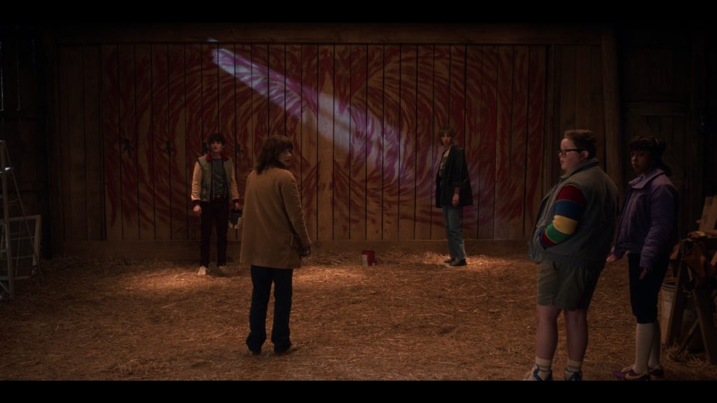 Nike Sneakers in Stranger Things S05E04 “Chapter Four – Sorcerer” (2025) (Image 5)
