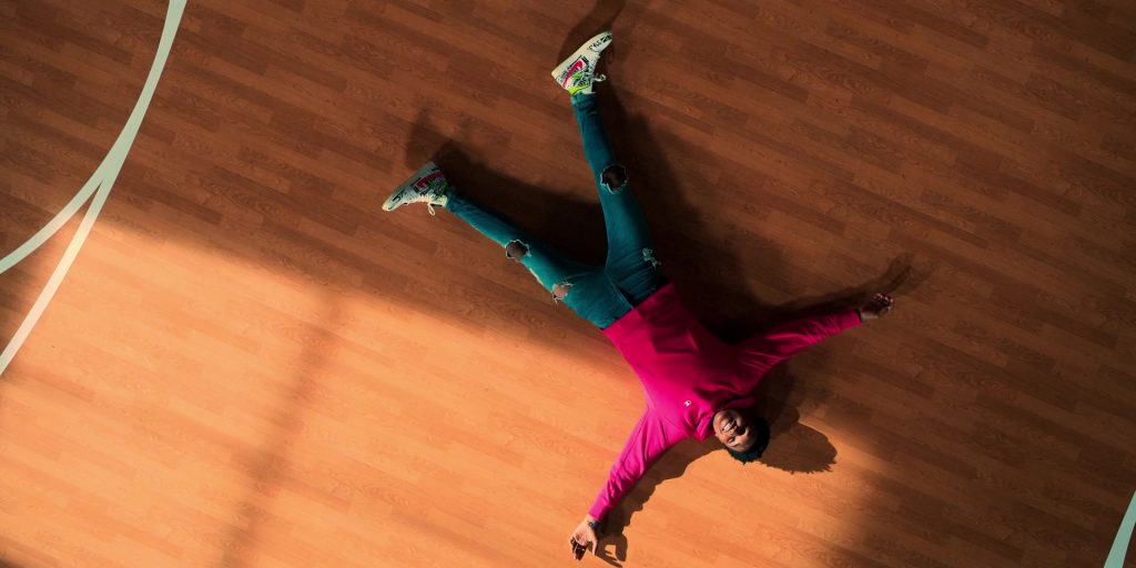 Nike Sneakers in Swagger S01E03 “Mano a Mano” (2021) (Image 1)